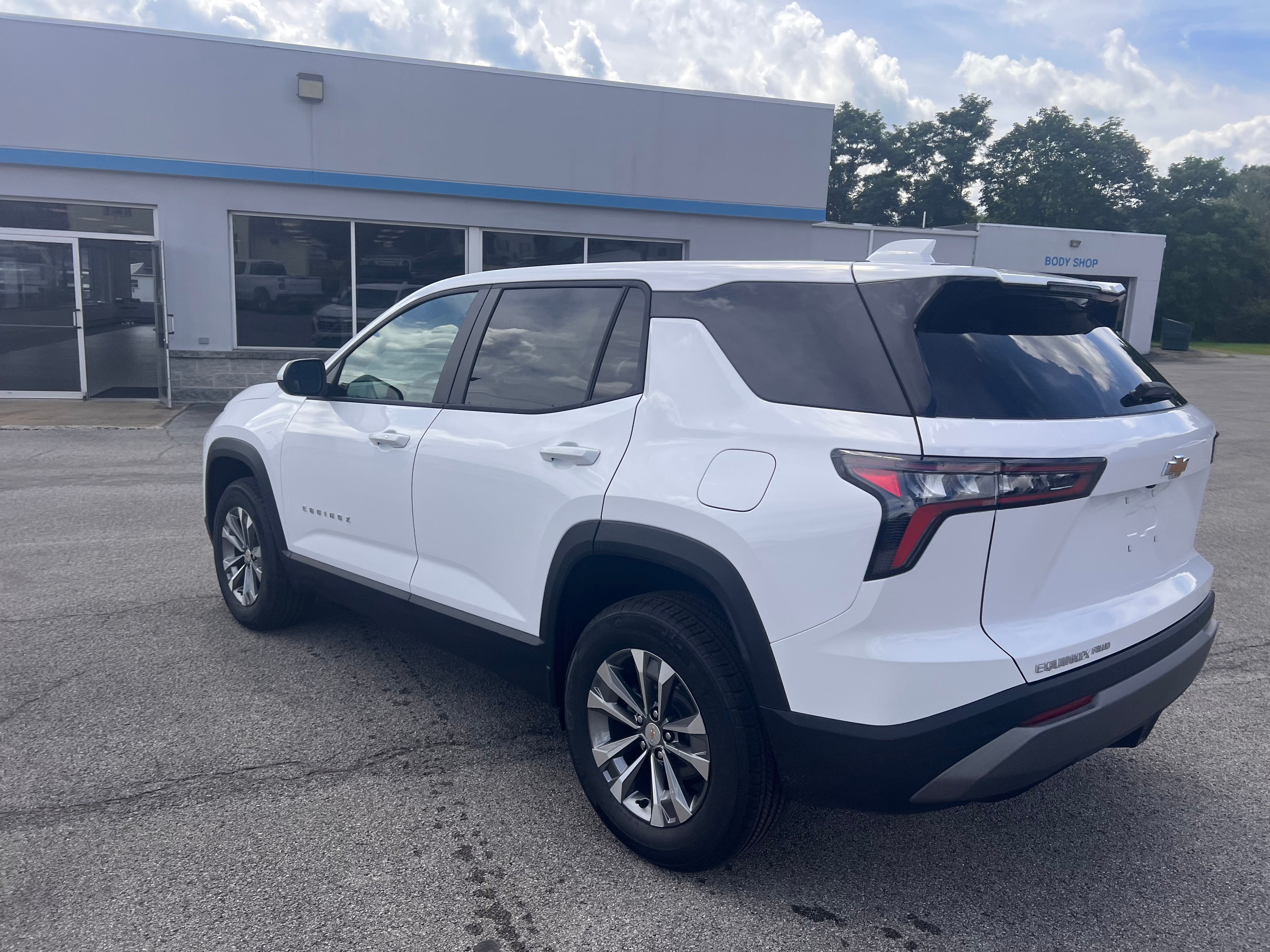 2027 Chevrolet Equinox LT
