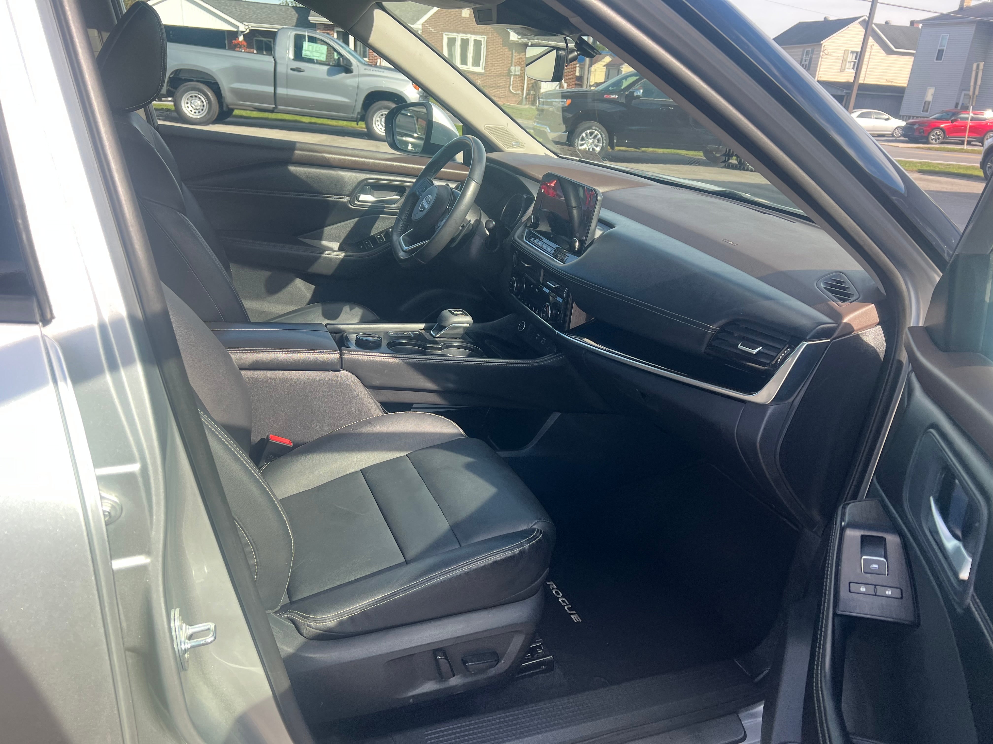 2022 Nissan Rogue SL