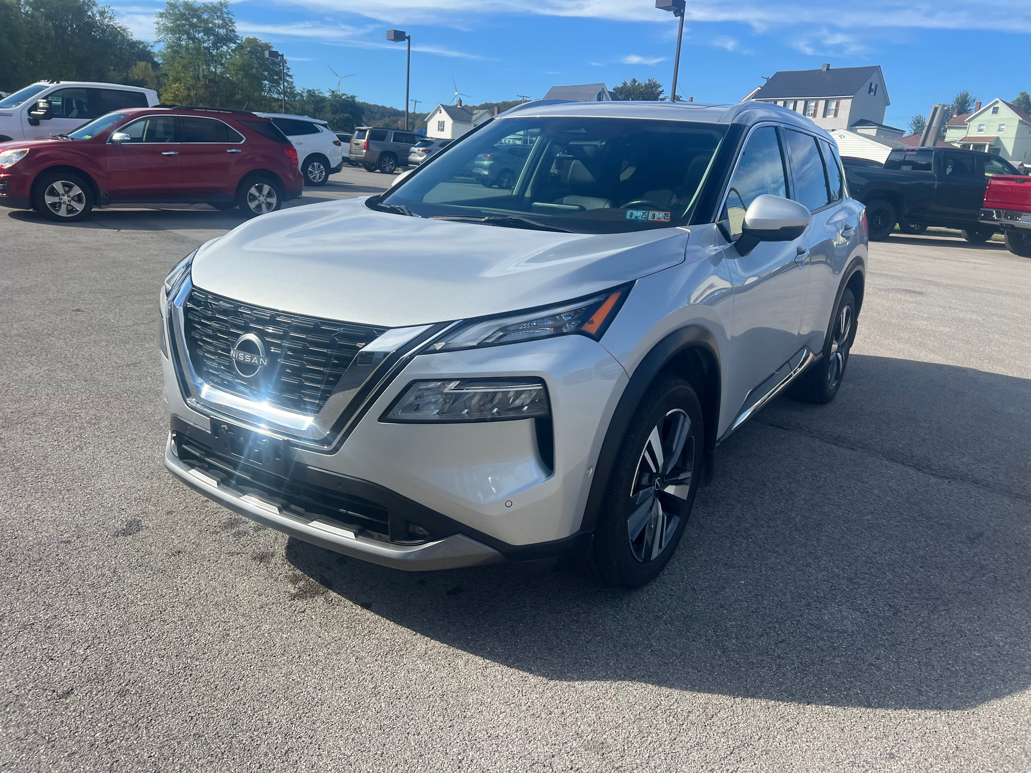 2022 Nissan Rogue SL