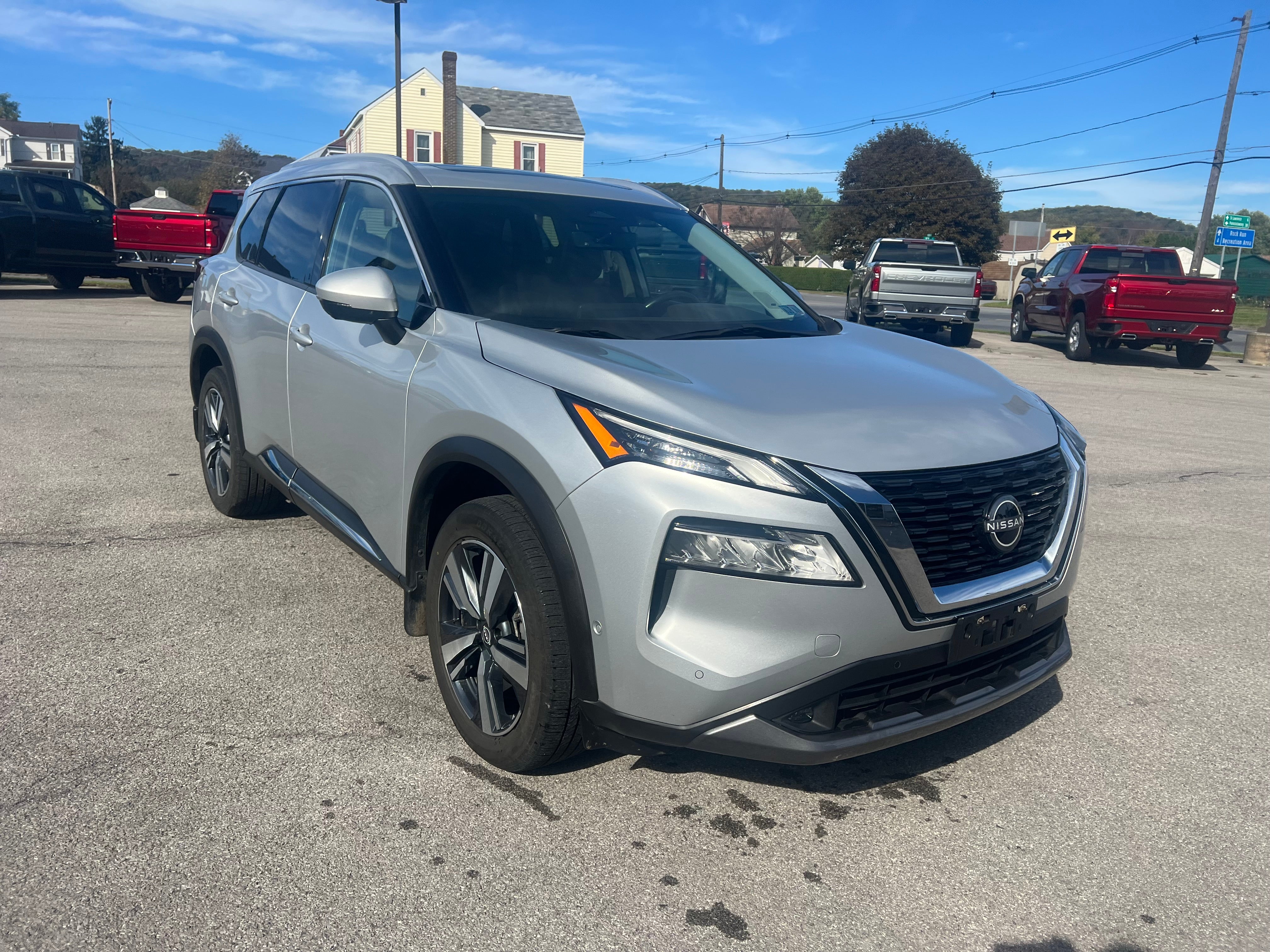 2022 Nissan Rogue SL