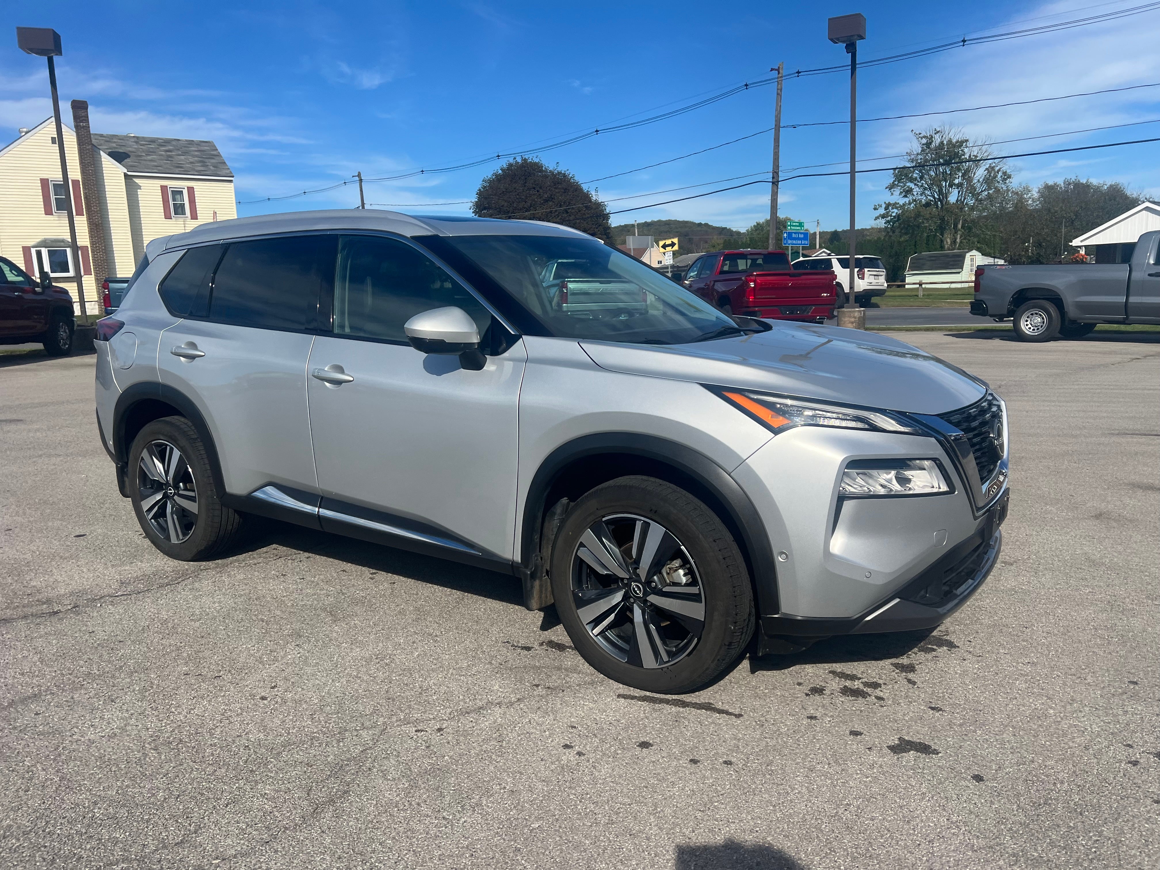 2022 Nissan Rogue SL